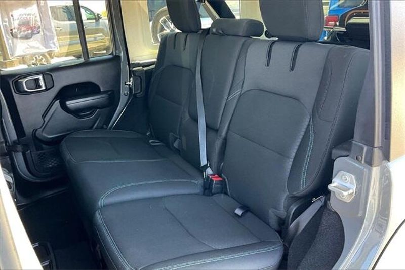 2022 Jeep Wrangler 4xE Unlimited Rubicon 4xeImage 25