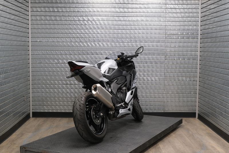 USED 2025 KAWASAKI NINJA ZX4RR ABS Image 3