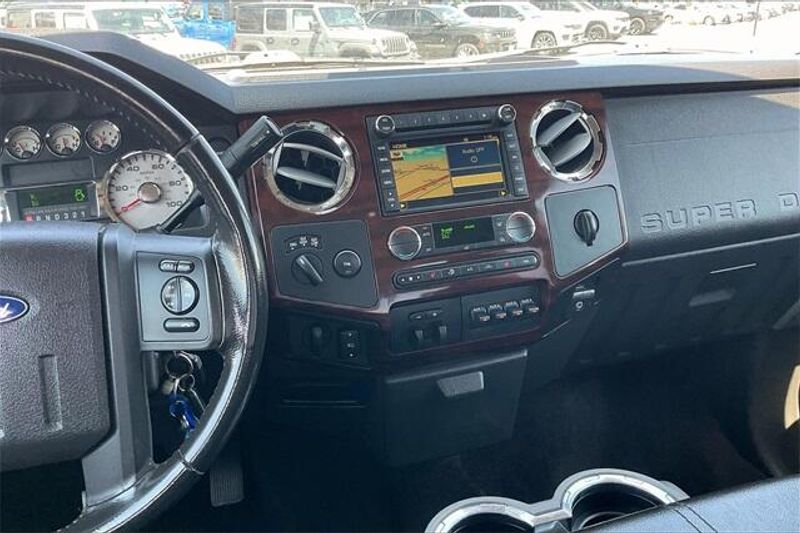 2009 Ford F-350 LariatImage 5