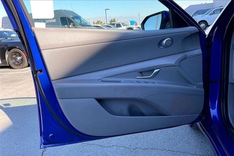 Used 2023 Hyundai Elantra SELImage 22