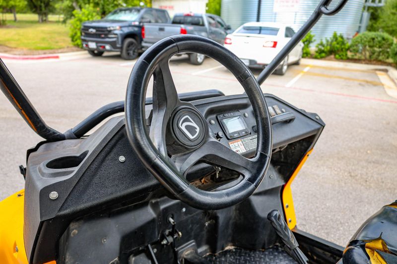 Used 2018 CUB CADET CHALLENGER 400  BLACK AND YELLOW Image 17