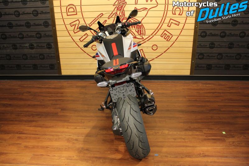 New 2026 BMW R1300RS Image 7