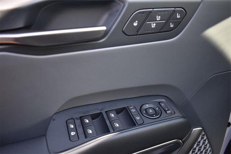 New 2026 Kia EV9 WindImage 24