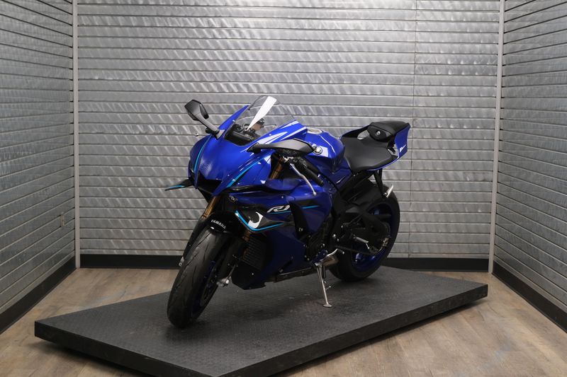 NEW 2026 YAMAHA YZF-R1 Image 7