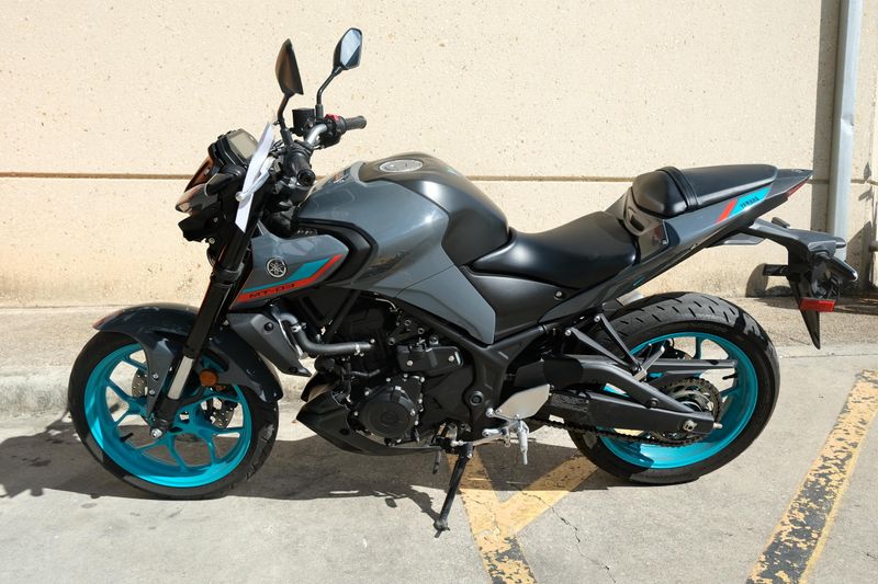 USED 2022 YAMAHA MT03 Image 6