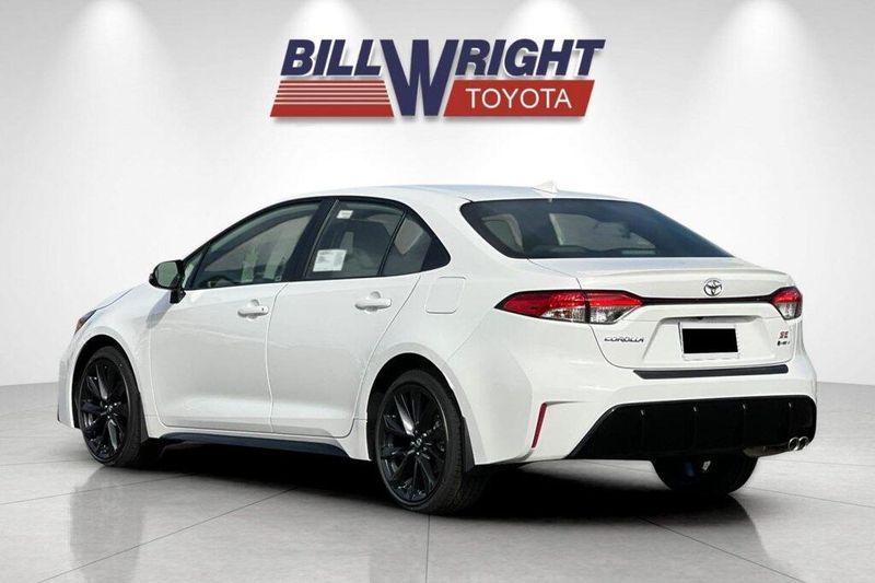 New 2027 Toyota Corolla Hybrid SEImage 5