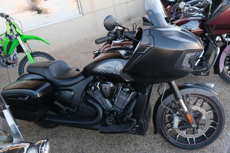 USED 2021 INDIAN MOTORCYCLE CHALLENGER DARK HORSE Image 2