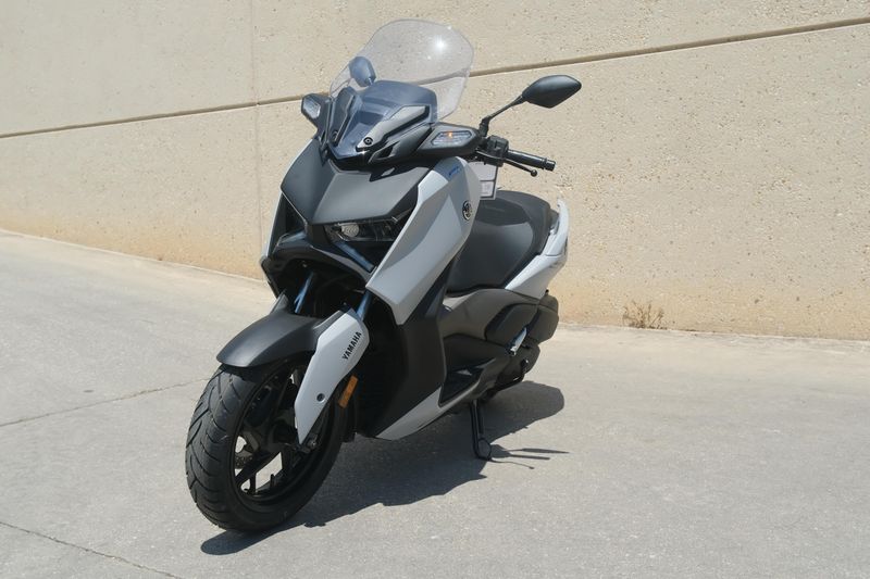 2024 Yamaha XMAX GRAY Image 8