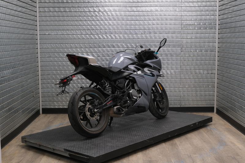 USED 2023 CFMOTO 300SS Image 3