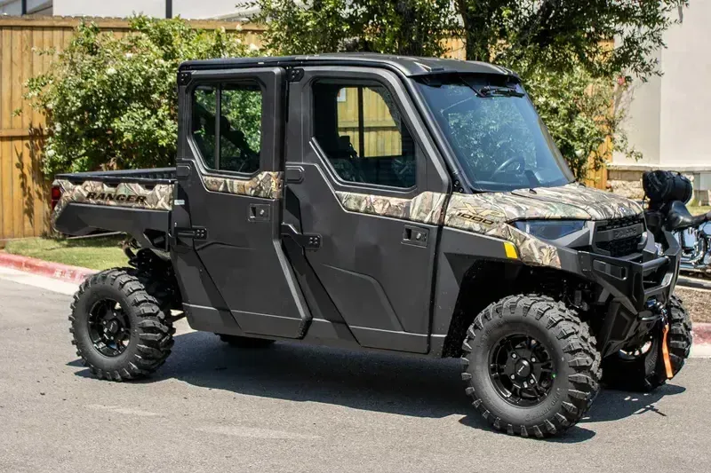 2025 Polaris RANGER CREW XP 1000 NORTHSTAR EDITION ULTIMATE PURSUIT CAMO Image 1