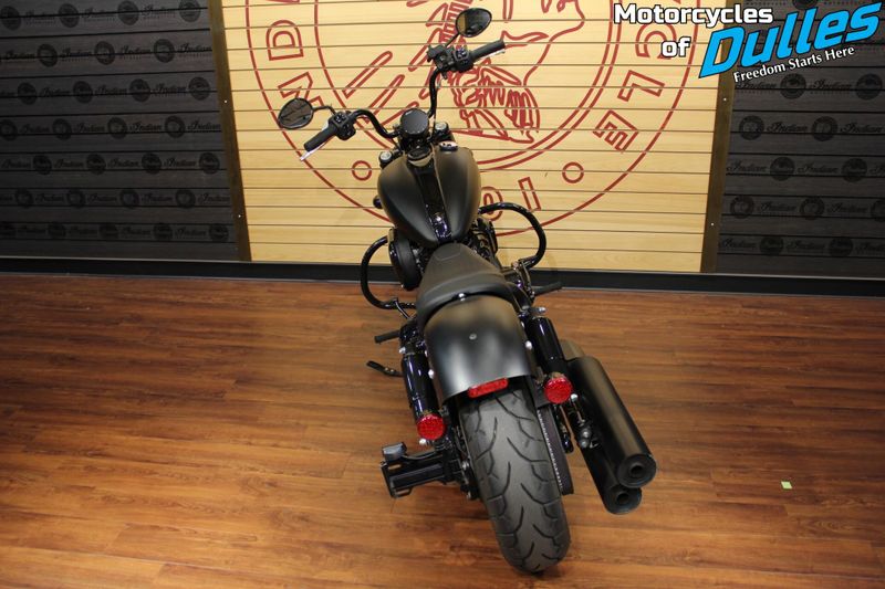 2023 Indian Motorcycle Chief Bobber Dark Horse Image 7