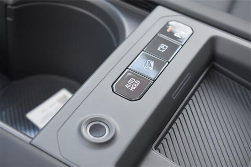 2025 Kia EV9 LandImage 28