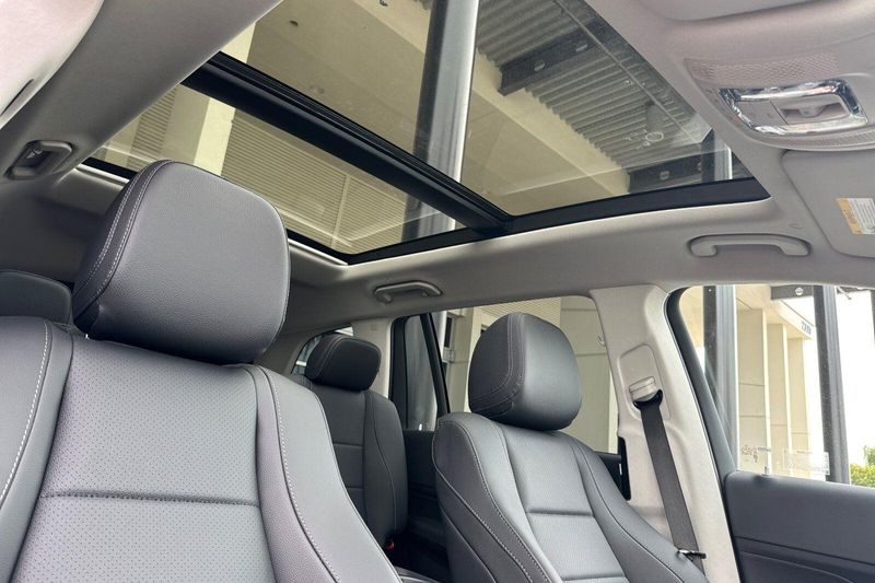 New 2026 Mercedes-Benz GLS 450Image 16