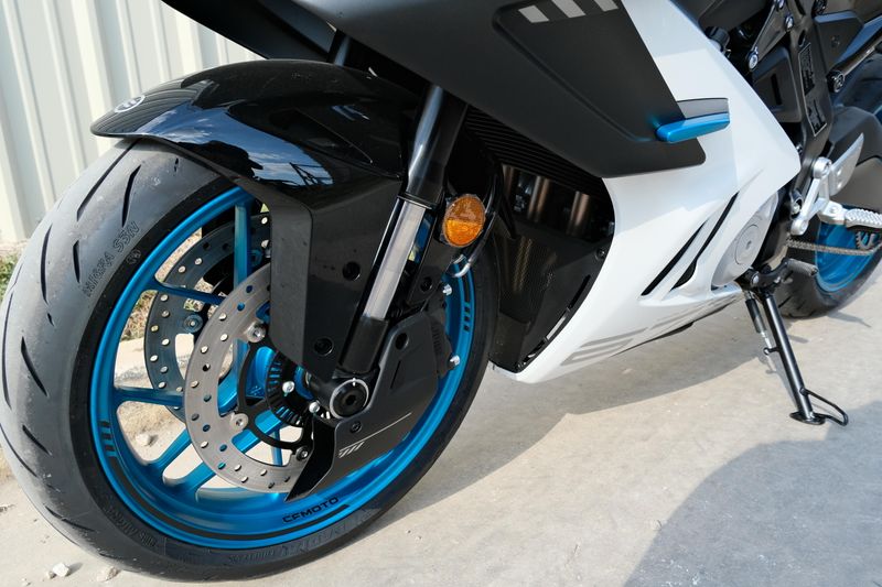 NEW 2026 CFMOTO 675SS Image 9