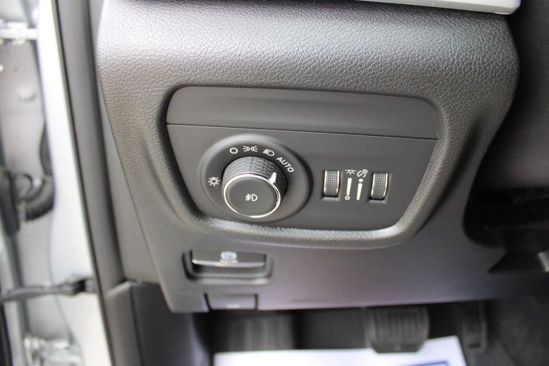 2023 Jeep Grand Cherokee L photo 13