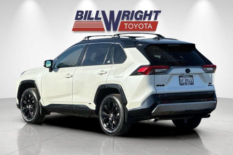Used 2022 Toyota RAV4 Hybrid XSEImage 5