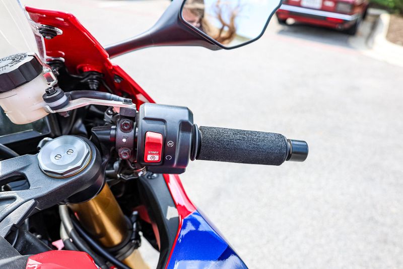 2022 Honda CBR1000RR ABS Image 18