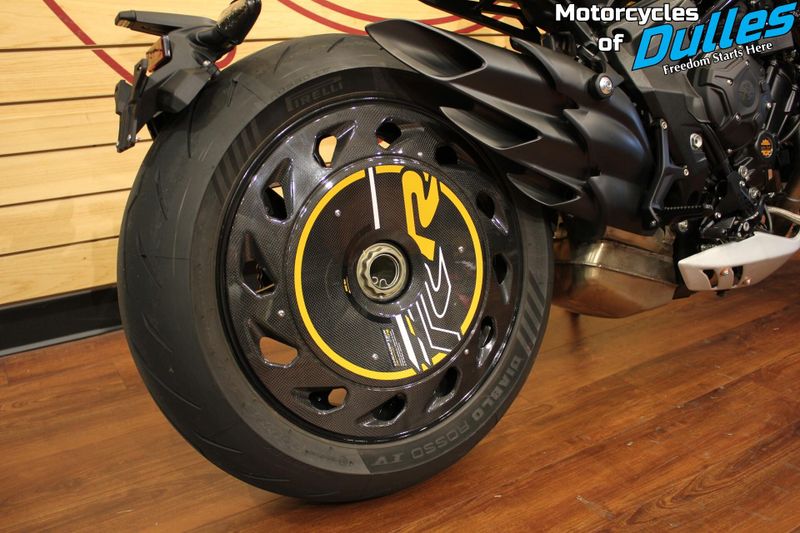 2023 MV Agusta Dragster RR SCS Image 16