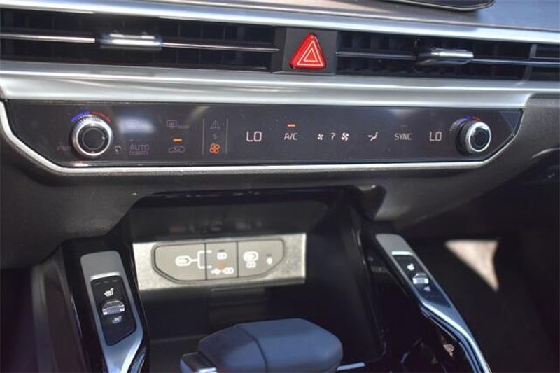New 2025 Kia Sorento X-Line SX PrestigeImage 33