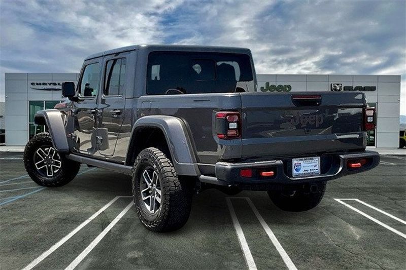 2024 Jeep Gladiator Mojave X 4x4Image 2