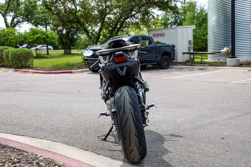 2025 CFMOTO 675 SS NEBULA BLACK Image 9