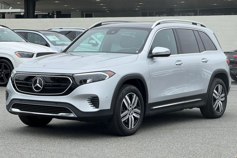 2023 Mercedes-Benz EQB 300Image 8