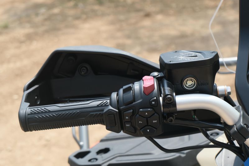 2025 CFMOTO CFORCE 1000 OVERLAND DESERT TAN Image 17