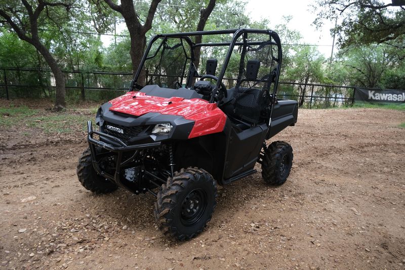 2025 Honda PIONEER 700 HERO REDImage 27