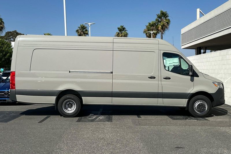 New 2026 Mercedes-Benz Sprinter 4500 Extended Cargo Van 170 in. WBImage 3