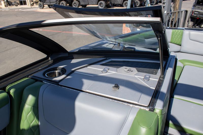 2023 MALIBU M220Image 45