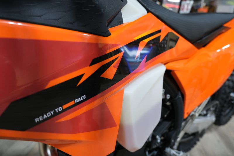 2025 KTM 250XCImage 8