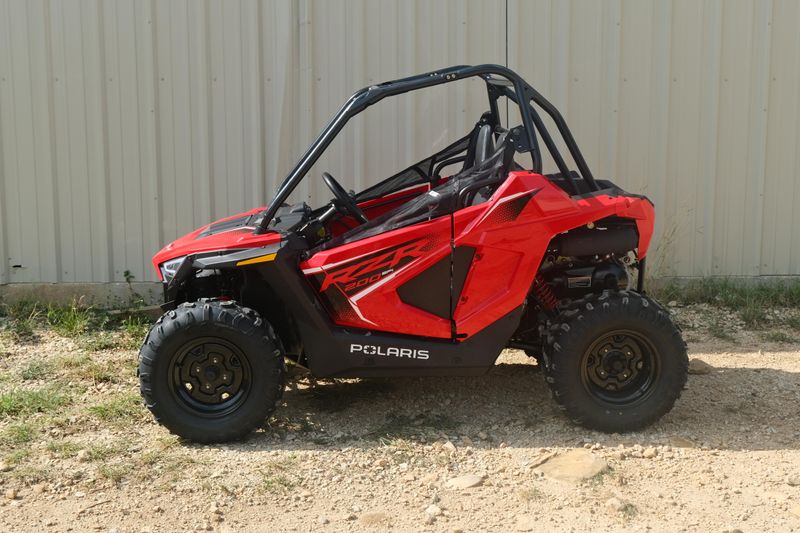 2025 Polaris RZR 200 EFI INDY RED Image 6