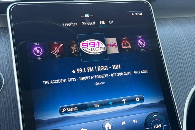 Used 2024 Mercedes-Benz GLC 300Image 21