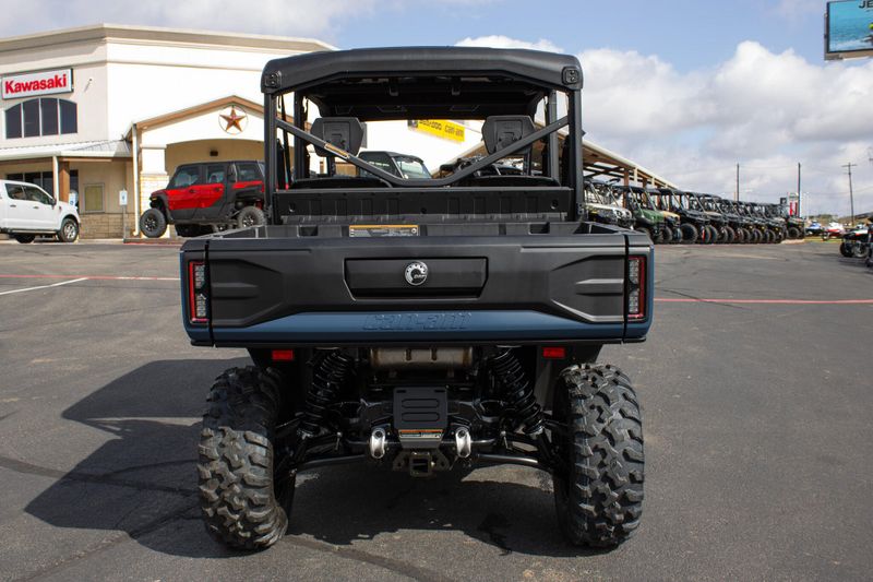 NEW 2026 CAN-AM DEFENDER MAX XT HD11 WITH 1025 INCH TOUCHSCREEN Image 4