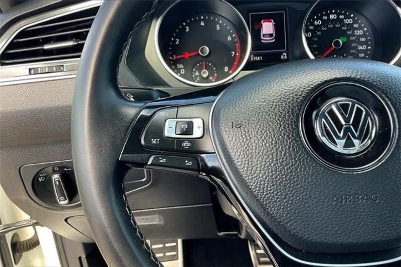 Used 2021 Volkswagen Tiguan 2.0T SE R-Line BlackImage 18