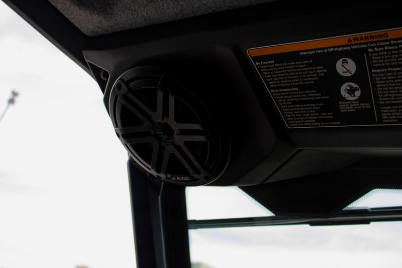 NEW 2026 CAN-AM DEFENDER LIMITED CAB HD11 Image 40