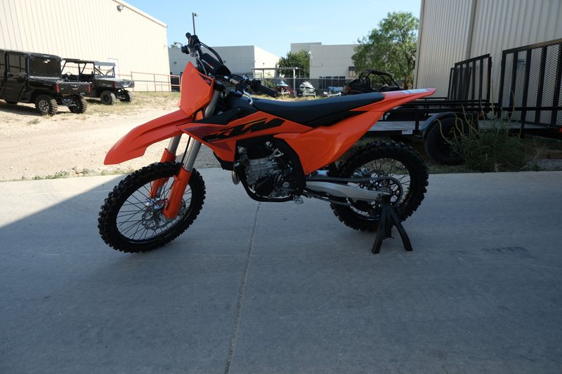 2025 KTM 450 SXF ORANGEImage 12