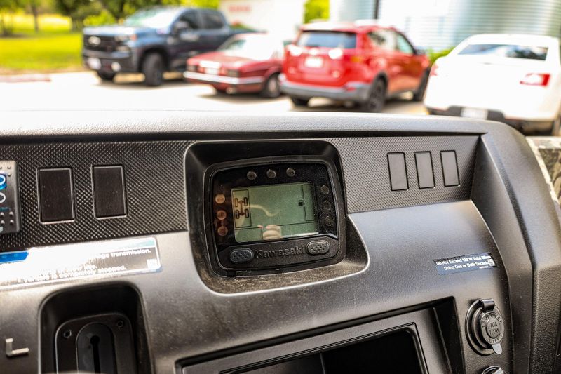 NEW 2026 KAWASAKI MULE PROFXT 1000 LE CAMO Image 10