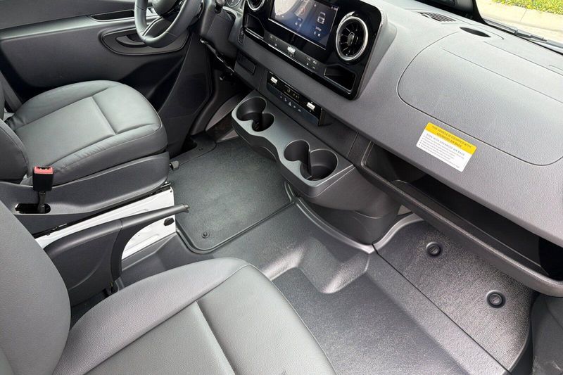 New 2026 Mercedes-Benz Sprinter 2500 Cargo 170 WBImage 11