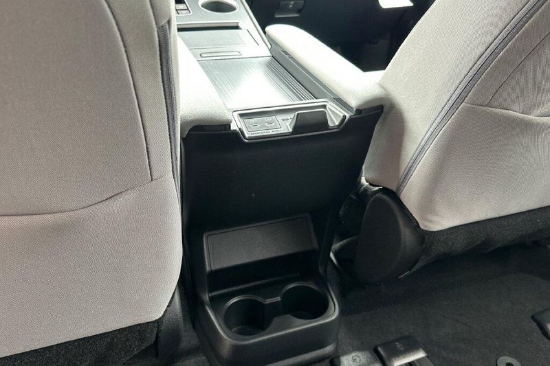 New 2026 Toyota Sienna LEImage 13