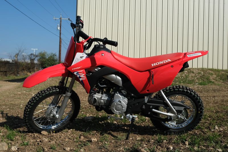 2025 Honda CRF110F REDImage 20