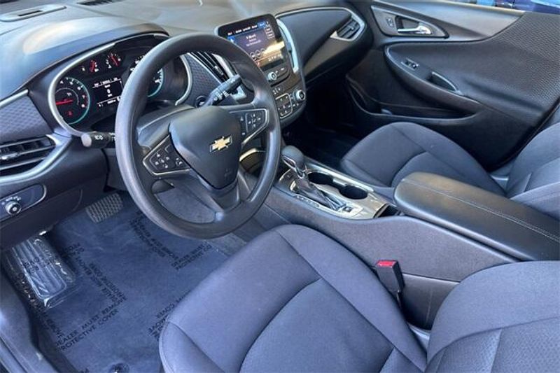 Used 2024 Chevrolet Malibu LTImage 8