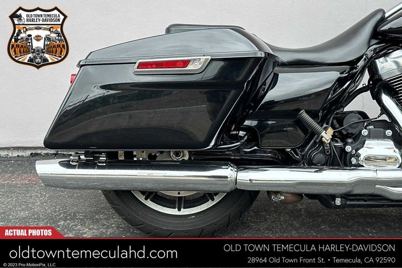 2019 Harley-Davidson Electra Glide in a Black exterior color. BMW Motorcycles of Temecula – Southern California (951) 506-6903 bmwmotorcyclesoftemecula.com 