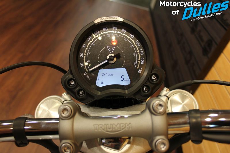 2025 Triumph Speedmaster Image 11