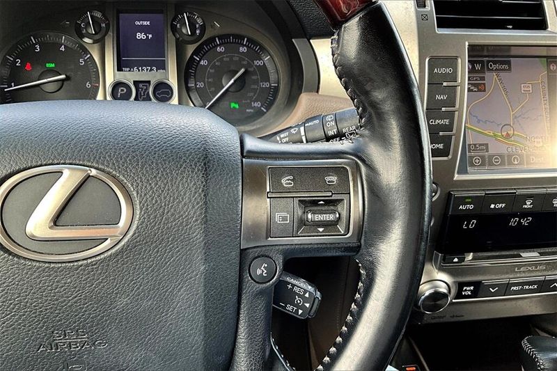 2016 Lexus GX 460 photo 17