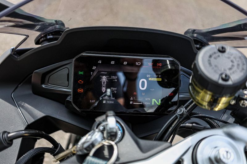 2025 CFMOTO 675 SS NEBULA BLACK Image 10