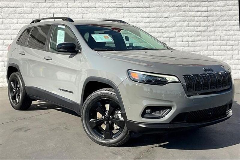 Used 2023 Jeep Cherokee AltitudeImage 12