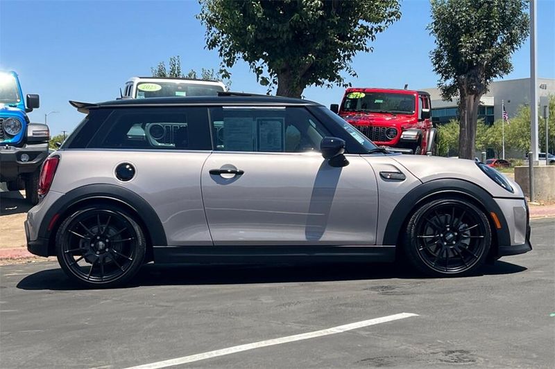 2024 Mini Cooper 2 Door Hardtop S photo 3