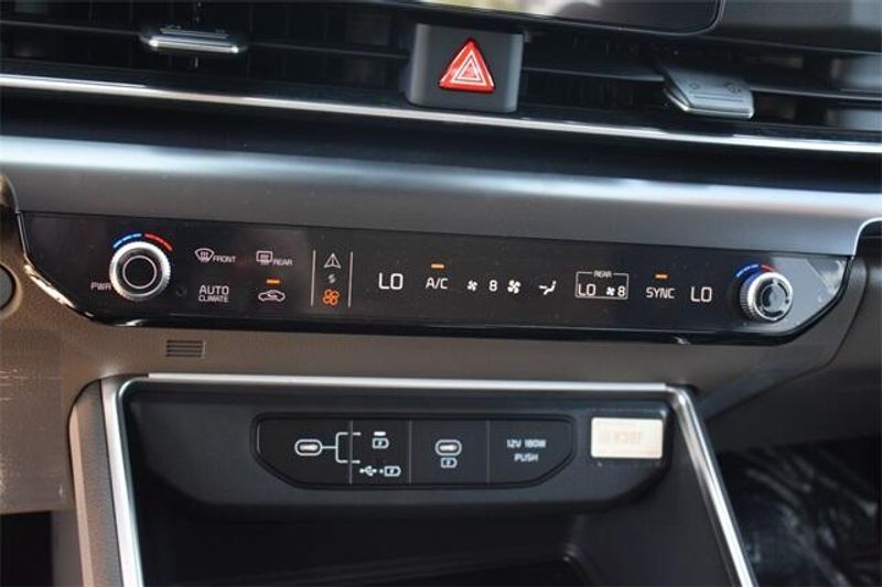 2025 Kia Carnival LXImage 26