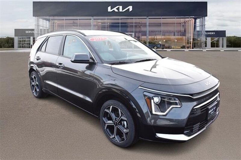 2025 Kia Niro EX TouringImage 1